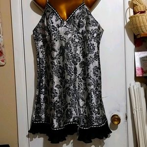 Beautiful black and silver print short nightie